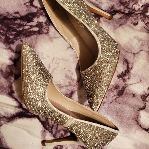 Heels - Picture 5 of 5